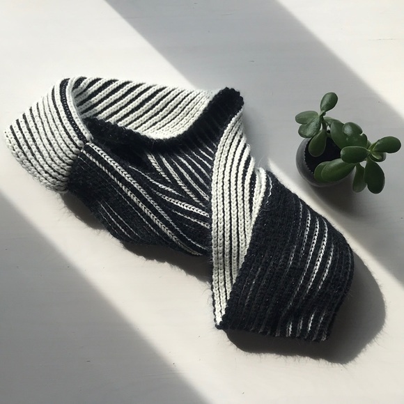 Simply Vera Vera Wang Accessories - Simply Vera black & white infinity scarf